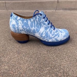 Go Groovy | Waymouth |  Lace-Up Shoe